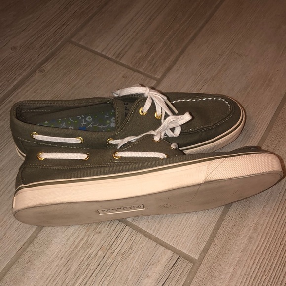 Shoes - Picture 4 of 4